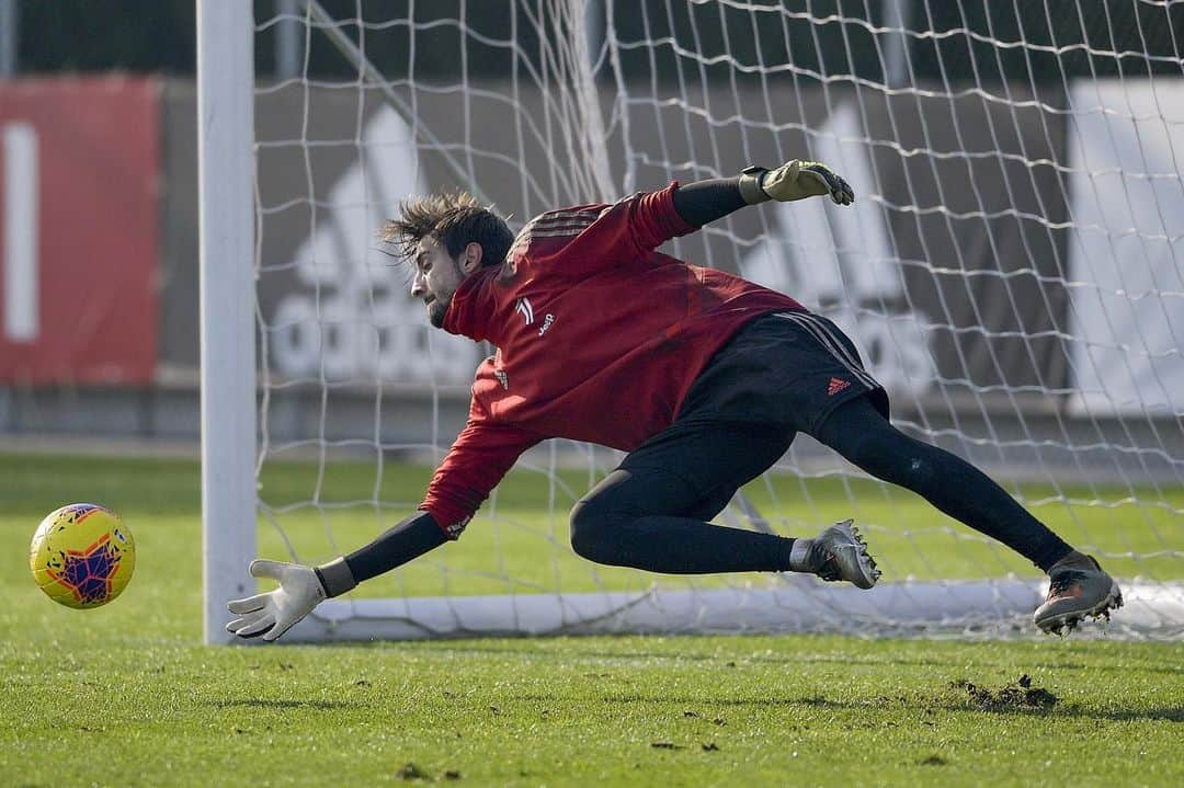 マッティア・ペリンさんのインスタグラム写真 - (マッティア・ペリンInstagram)「Trust the Process 💪🏻⚽️」11月28日 22時15分 - mattiaperin