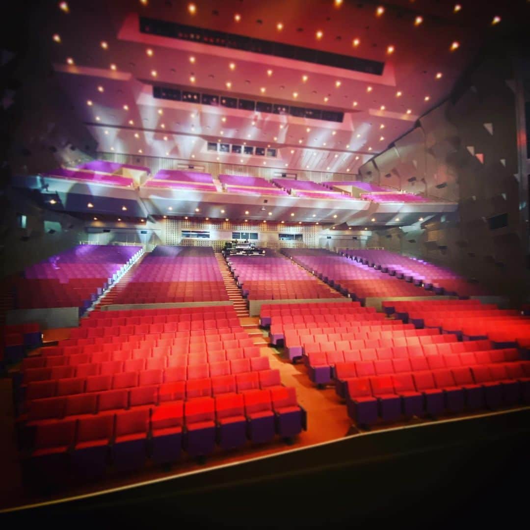 のインスタグラム：「THE ALFEE@市川市文化会館、無事…終了…。 笑い声には要注意、気持ちの切り替えは迅速に…！ 暫し空きまして、次の名古屋も頑張ります！！」