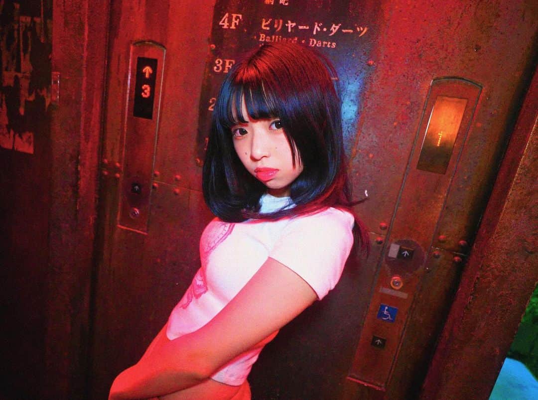 甘楽さんのインスタグラム写真 - (甘楽Instagram)「photo by みてぃふぉ  #ウェアハウス川崎 #ウェアハウス #電脳九龍城  #bershka #bershkastyle  #portrait #photooftheday #japanesegirl #idol」11月28日 22時27分 - n__feni