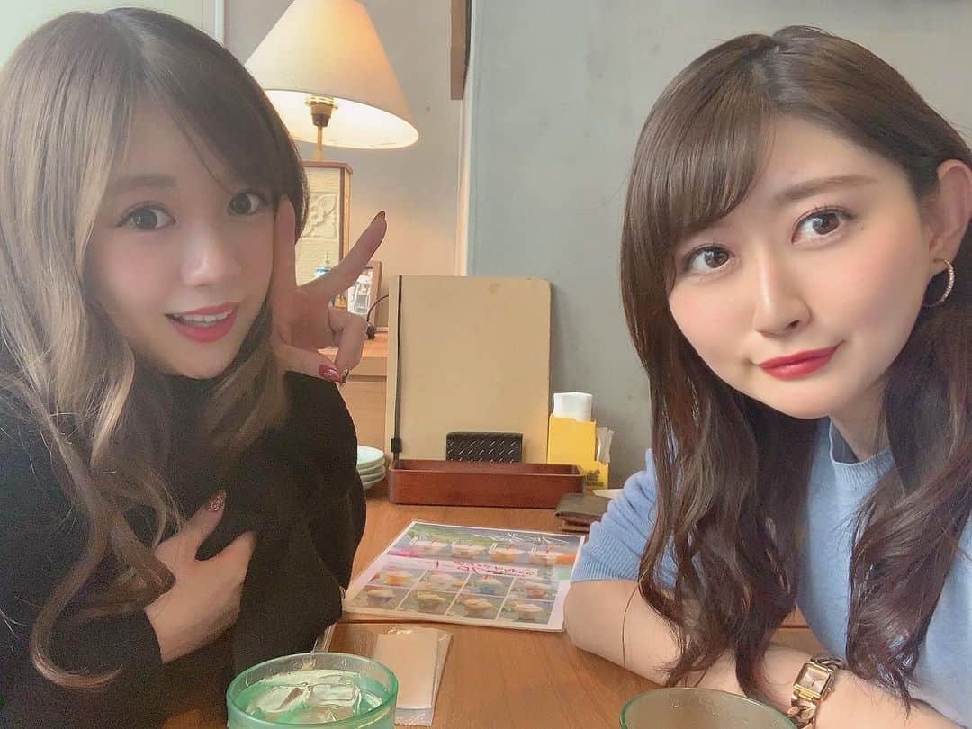 坂口莉果子のインスタグラム：「Colleague👩‍❤️‍👩 She heals me when I'm depressed 😊 Thanx ・ ・ ・ ・ #ol  #lunch  #rest  #japan  #癒し」