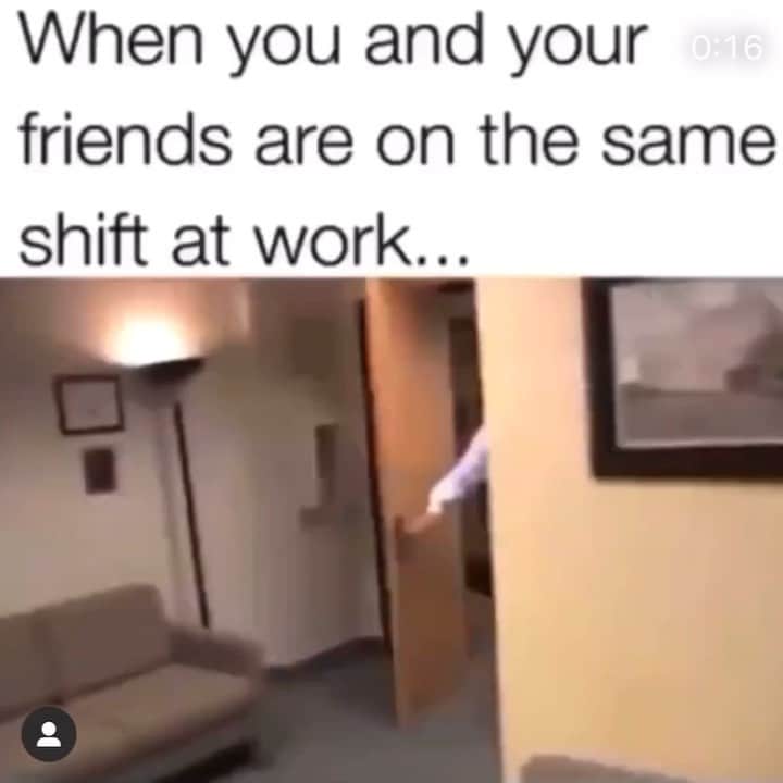 カーラ・デルヴィーニュのインスタグラム：「This is us @sophia.kerrison 😂」