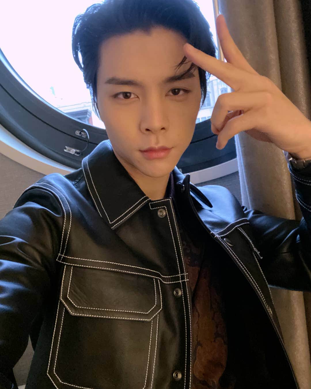 NCT 127さんのインスタグラム写真 - (NCT 127Instagram)「Happy Thanksgiving to everyone from us!!! We are always thankful!! Make sure you eat the most amount of food today❤️ #NCT #NCT127 #JOHNNY #Thanksgiving #MacysParade」11月28日 22時41分 - nct127