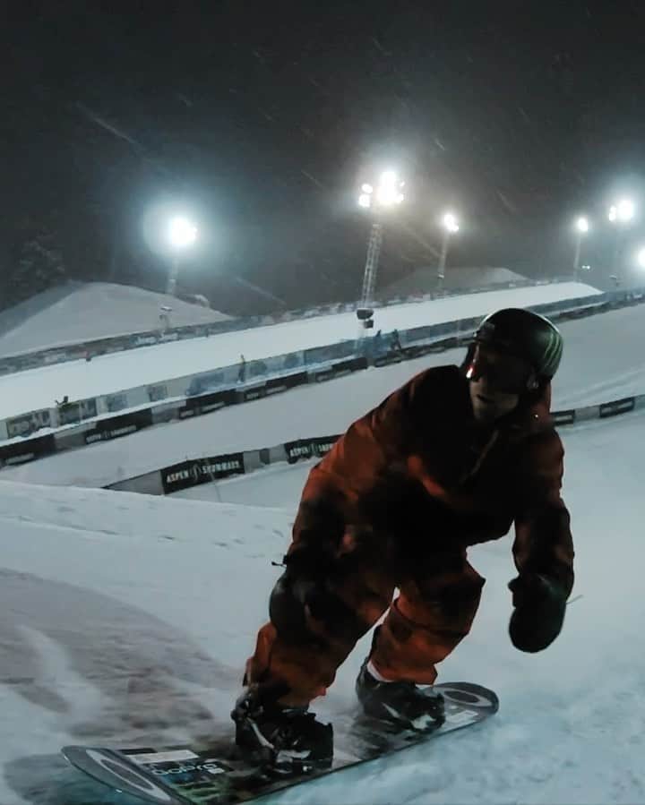 OAKLEYのインスタグラム：「Slow it down. 🥶 @sagekotsenburg @gimbalgod #OakleyPrizm #OneObsession」