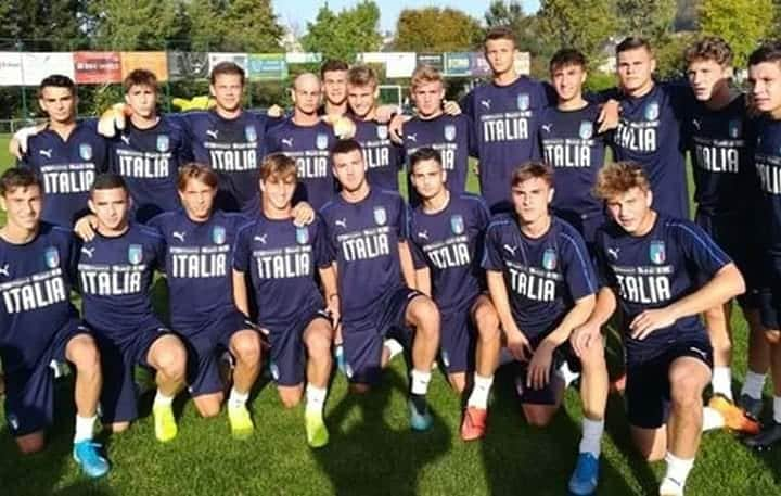 サッカーイタリア代表さんのインスタグラム写真 - (サッカーイタリア代表Instagram)「#Under17🇮🇹 Doppia amichevole in Francia🇫🇷 per chiudere il 2019, il 3 dicembre il sorteggio Fase élite dell’Europeo . I 24 Azzurrini convocati da Nunziata affronteranno i pari età francesi il 3 e 4 dicembre a Clairefontaine . . #VivoAzzurro」11月28日 22時51分 - azzurri