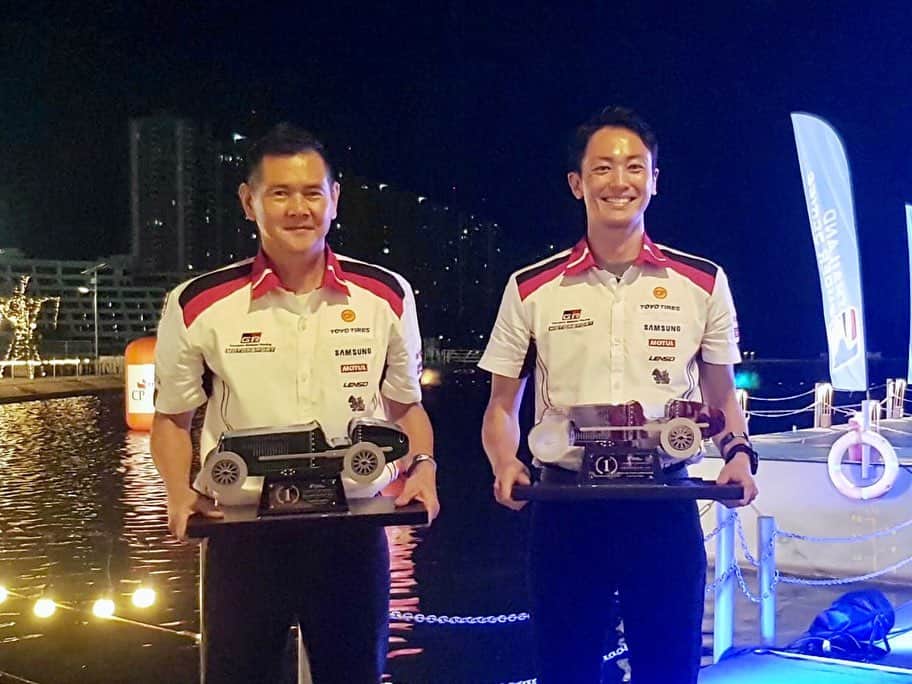 Toyota team thailandさんのインスタグラム写真 - (Toyota team thailandInstagram)「Thailand Super Series ‘The Night of Champion 2019’ TOYOTA team Thailand ขอขอบคุณแฟนๆ ทุกท่านที่ส่งกำลังใจให้ทีม กับแมทช์เข้มข้นปิดฤดูการแข่งขัน ผลงานปีนี้ของทีมเป็นที่น่าพอใจมากครับ ความสำเร็จนี้เป็นความร่วมมือของทุกคนในทีมที่ผ่าฟันทุกอุปสรรคและบททดสอบความแข็งแกร่งของทีม เราจะสู้ร่วมกันต่อไปเพื่อพัฒนาวงการมอเตอร์สปอร์ตไทยครับ 🏆🏆🏆 แชมป์ประเภททีมในรุ่น GTM และ GTC Thailand Super Car GTM Pro-Am 🏆Champion = #39: MadCow & Naoki 🥈2nd place = #38: Man & X Thailand Super Car GTC 🏆Champion = #22: Tsuchitori 🥈2nd place = #37: Ton #อยากเห็นคนไทยหัวใจมอเตอร์สปอร์ต #TeamWork #TOYOTAteamThailand #CheerThai #ThaiPride #ไม่เชียร์ไทยแล้วจะเชียร์ใคร #แข่งรถ #นักแข่ง #ทีมคนไทย #Car #RaceCar #LexusRCF #TOYOTA86 #SuperCar」11月28日 22時59分 - toyotagazooracingteamthailand