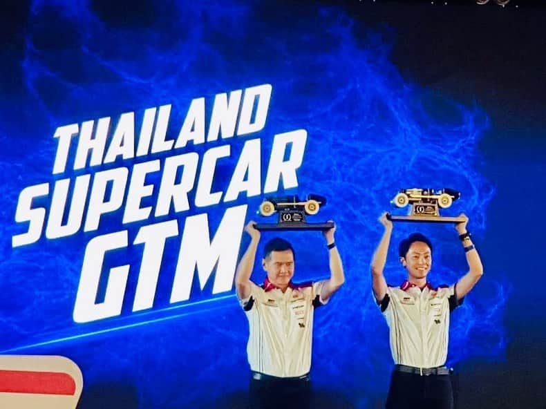 Toyota team thailandさんのインスタグラム写真 - (Toyota team thailandInstagram)「Thailand Super Series ‘The Night of Champion 2019’ TOYOTA team Thailand ขอขอบคุณแฟนๆ ทุกท่านที่ส่งกำลังใจให้ทีม กับแมทช์เข้มข้นปิดฤดูการแข่งขัน ผลงานปีนี้ของทีมเป็นที่น่าพอใจมากครับ ความสำเร็จนี้เป็นความร่วมมือของทุกคนในทีมที่ผ่าฟันทุกอุปสรรคและบททดสอบความแข็งแกร่งของทีม เราจะสู้ร่วมกันต่อไปเพื่อพัฒนาวงการมอเตอร์สปอร์ตไทยครับ 🏆🏆🏆 แชมป์ประเภททีมในรุ่น GTM และ GTC Thailand Super Car GTM Pro-Am 🏆Champion = #39: MadCow & Naoki 🥈2nd place = #38: Man & X Thailand Super Car GTC 🏆Champion = #22: Tsuchitori 🥈2nd place = #37: Ton #อยากเห็นคนไทยหัวใจมอเตอร์สปอร์ต #TeamWork #TOYOTAteamThailand #CheerThai #ThaiPride #ไม่เชียร์ไทยแล้วจะเชียร์ใคร #แข่งรถ #นักแข่ง #ทีมคนไทย #Car #RaceCar #LexusRCF #TOYOTA86 #SuperCar」11月28日 22時59分 - toyotagazooracingteamthailand