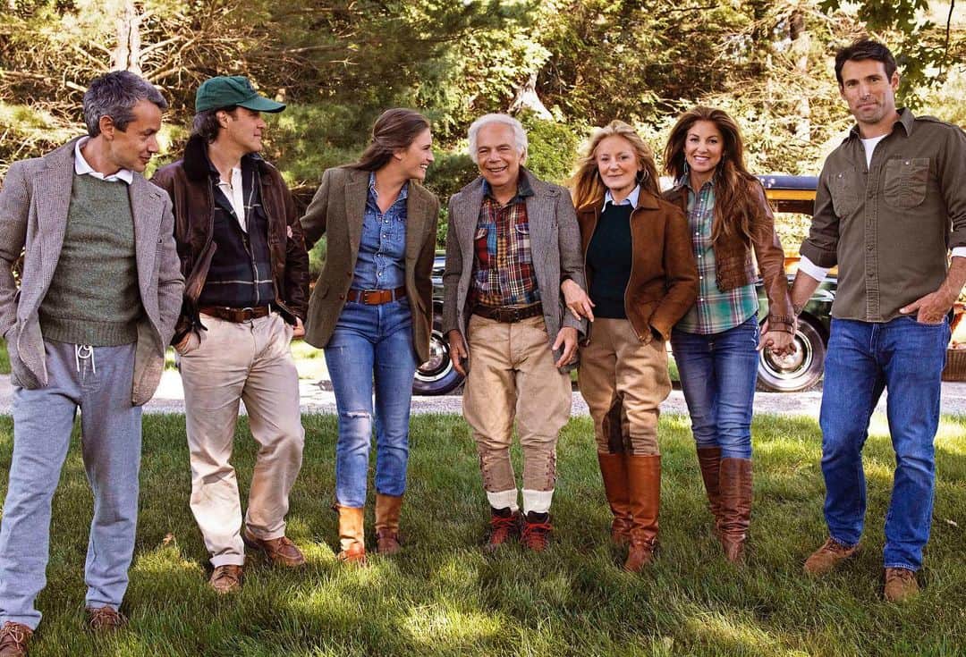 Polo Ralph Laurenさんのインスタグラム写真 - (Polo Ralph LaurenInstagram)「Happy #Thanksgiving from the Lauren family.⁣⁣ ⁣⁣ Ralph and Ricky pictured with their children Andrew, David (with wife Lauren Bush Lauren), and Dylan (with husband Paul Arrouet).⁣ ⁣⁣ Photographed by @Pamela_Hanson」11月28日 23時00分 - poloralphlauren