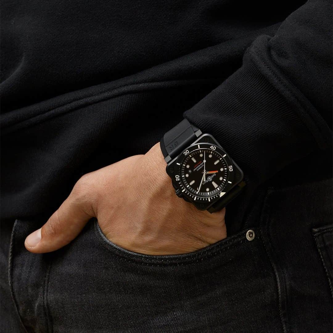 ベル&ロスさんのインスタグラム写真 - (ベル&ロスInstagram)「BR X-mas: Fitted for the mission - Sporty Elegance of the BR 03-92 Diver Black Matte. #BRmanifesto #timeinstruments #fromthecockpittothewrist #BRXmas」11月28日 23時00分 - bellrosswatches