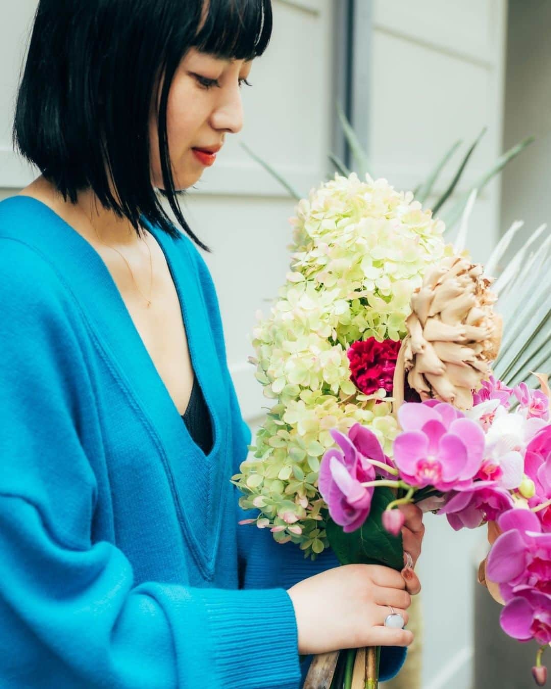 サントーニさんのインスタグラム写真 - (サントーニInstagram)「Unveiling today the new spin-off of our On Beauty project. Shot in Japan by photographer Tetsuo Kashiwada, this project aims to explore the concept of beauty through the opinions and thoughts of selected japanese #makersofbeauty.  Our first ambassador is floral designer Yoko Uda.  #Santoni #SantoniShoes」11月28日 23時00分 - santoniofficial