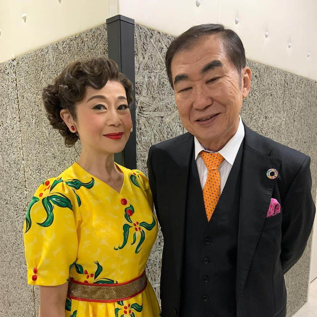 神野美伽さんのインスタグラム写真 - (神野美伽Instagram)「桂文枝師匠が観劇に来てくださいました！  #SIZUKO #神野美伽  #大阪城公園  #cooljapanparkttホール #笠置シヅ子  #12月１日迄 #マキノノゾミ  #白井晃  #小原孝  #asachang  #gogosatoshi  #山内圭哉  #福本雄樹  #星田英利 #ほっしゃん  #鈴木杏樹」11月28日 23時06分 - mika_shinno_japan