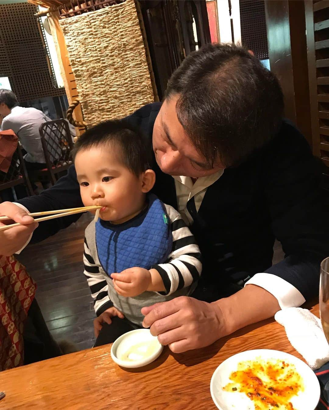 高橋みゆきさんのインスタグラム写真 - (高橋みゆきInstagram)「今日は社長とマネージャーと肉〜🍖ウマい〜❣️お腹いっぱい🎶 #恵比寿 #肉 #2日連続 #心ノ祐の真似っこもしもしが最高に可愛い #社長 #マネージャー #まっつぁん #ご馳走さまでした」11月28日 23時17分 - shin_miyukichi