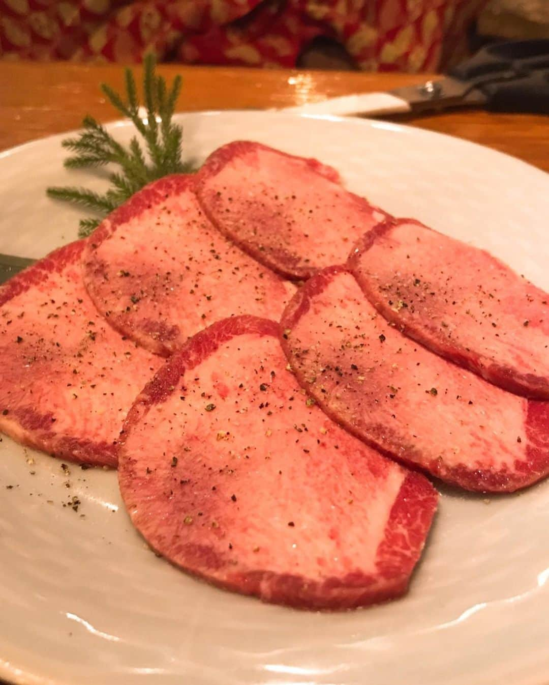 高橋みゆきさんのインスタグラム写真 - (高橋みゆきInstagram)「今日は社長とマネージャーと肉〜🍖ウマい〜❣️お腹いっぱい🎶 #恵比寿 #肉 #2日連続 #心ノ祐の真似っこもしもしが最高に可愛い #社長 #マネージャー #まっつぁん #ご馳走さまでした」11月28日 23時17分 - shin_miyukichi