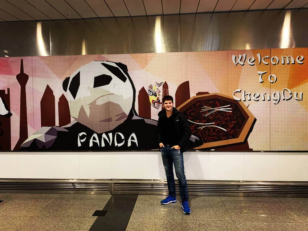 ドミトリ・オフチャロフさんのインスタグラム写真 - (ドミトリ・オフチャロフInstagram)「Hello 🇨🇳 #ITTFWorldCup #china #panda」11月28日 23時41分 - dimaovtcharov