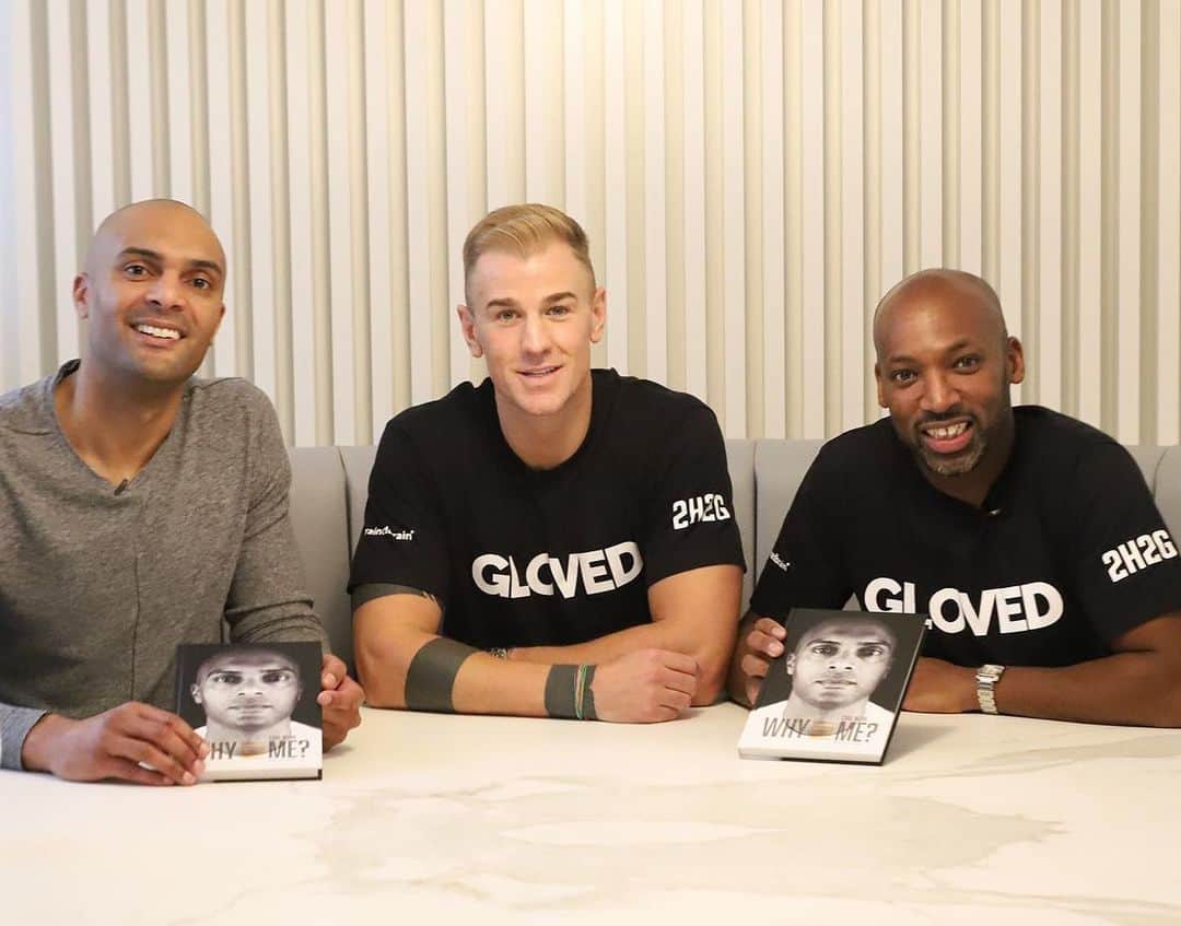 ジョー・ハートのインスタグラム：「GLOVED  Wow, what an inspirational story @carlikeme  A fantastic career full of ups and downs...and  that was only the warm up for the biggest game of all ... Our most emotional episode yet... get this edited ASAP please @jamieedwards11  @carlikeme has his book out ‘Why Not Me’ on 29th November .. it’s a must read 💯」