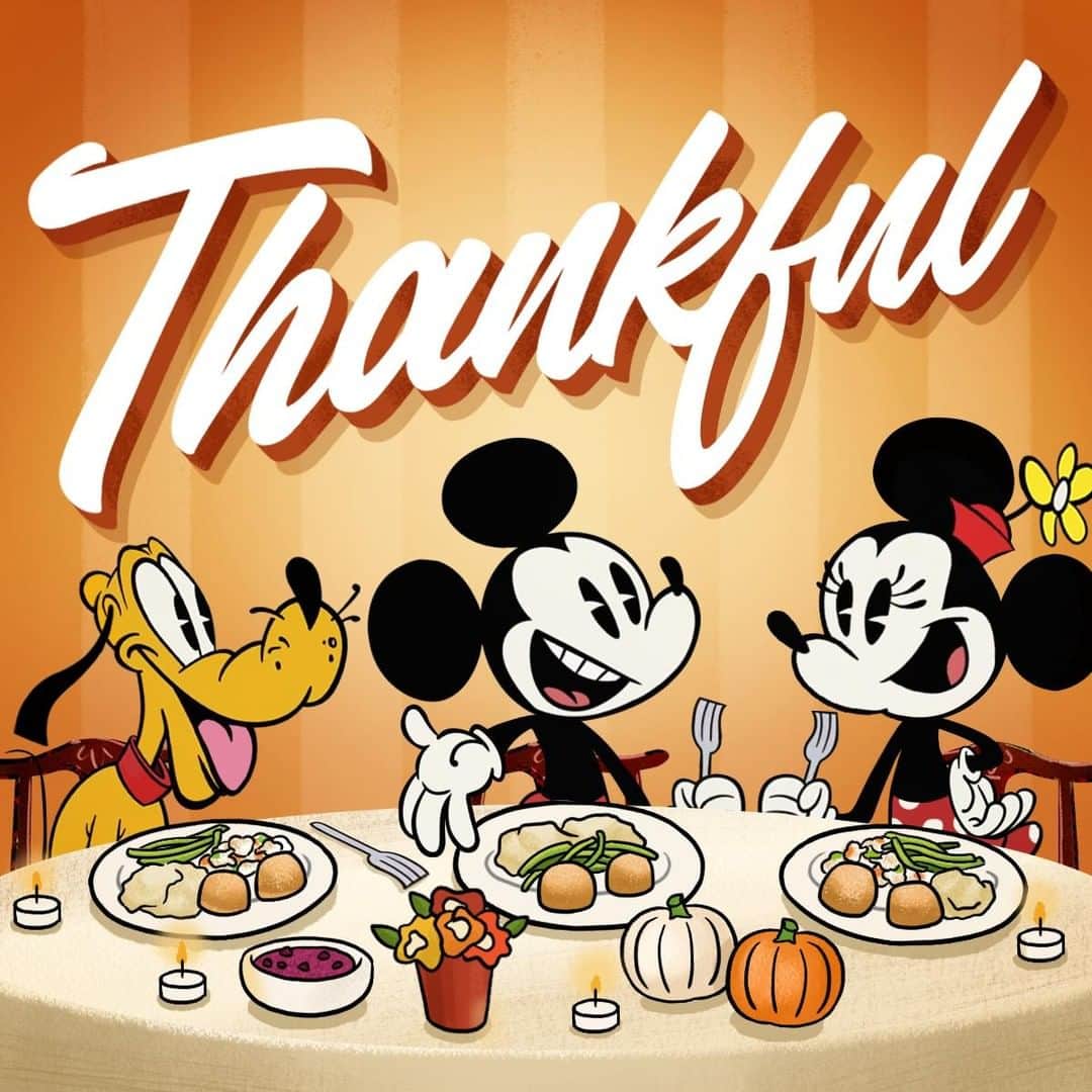 ミッキーマウスさんのインスタグラム写真 - (ミッキーマウスInstagram)「Food, fun and his special someones! What are you thankful for? 🍗🥧❤️ #Thanksgiving」11月29日 0時00分 - mickeymouse