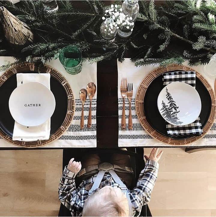 nunaさんのインスタグラム写真 - (nunaInstagram)「This thanksgiving we are thankful that we can give baby a seat at the table with our ZAAZ™ 🦃 🍗🥧 Tell us what you're thankful for this year!  From our family to yours – Happy Thanksgiving! 🧡  #Nuna #Nuna_USA #ZAAZ #thanksgiving #thankful #blessed #turkeyday #happythanksgiving #babygear #family #baby #lifestyle」11月29日 0時01分 - nuna_usa
