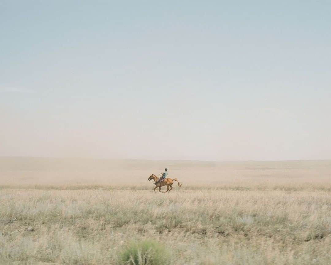 ライカさんのインスタグラム写真 - (ライカInstagram)「"I saw my journey as a documentation of life along the river, but also of the myths in this region". LOBA 2019 winner Nanna Heitmann (@nannaheitmann) about her project "Hiding from Baba Yaga". Listen to her full story (link in bio). #🔴📷 #leica #leicacamera #leicagram #leicaphotography #LeicaOskarBarnackAward #LOBA #LOBA2019 #leicablog #leicaphoto #leica_world #leicaclub #leicasociety #professionalphotography #documentaryphotography」11月29日 0時35分 - leica_camera