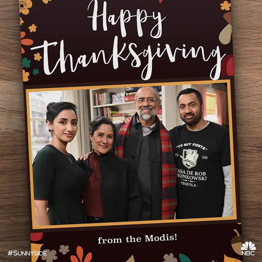 カル・ペンのインスタグラム：「Happy Thanksgiving from our beautiful dysfunctional ass family to yours!」