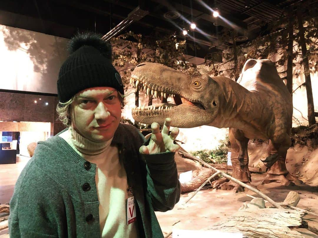 ブレイズ・プラントさんのインスタグラム写真 - (ブレイズ・プラントInstagram)「Early morning visit with #albertasaurus @royaltyrrellmuseum #travelalberta #destinationcanada」11月29日 0時38分 - blaiseplant