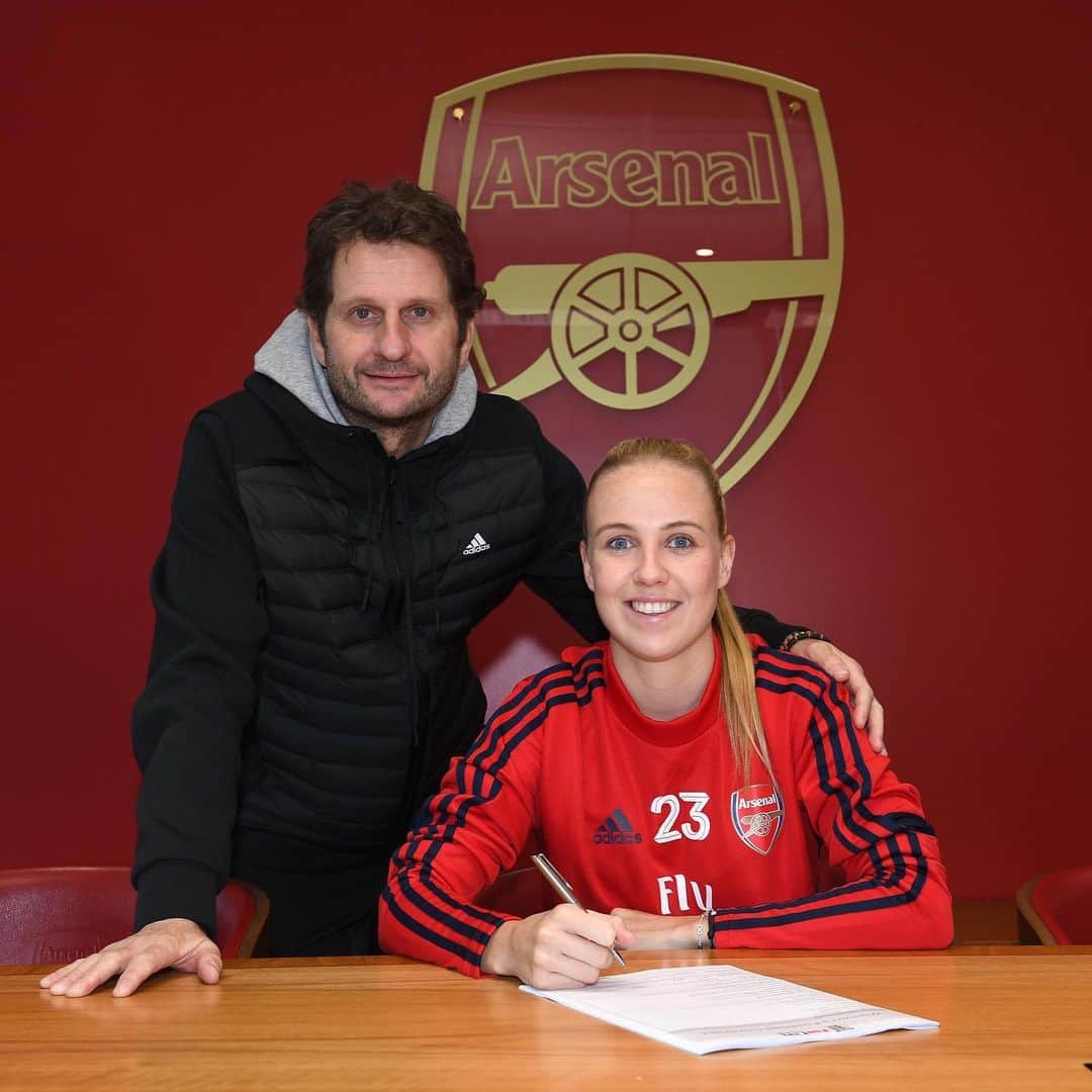 Arsenal Ladiesさんのインスタグラム写真 - (Arsenal LadiesInstagram)「Congratulations to @BethMead_, who has signed a new long-term contract with us 😍」11月29日 0時44分 - arsenalwfc