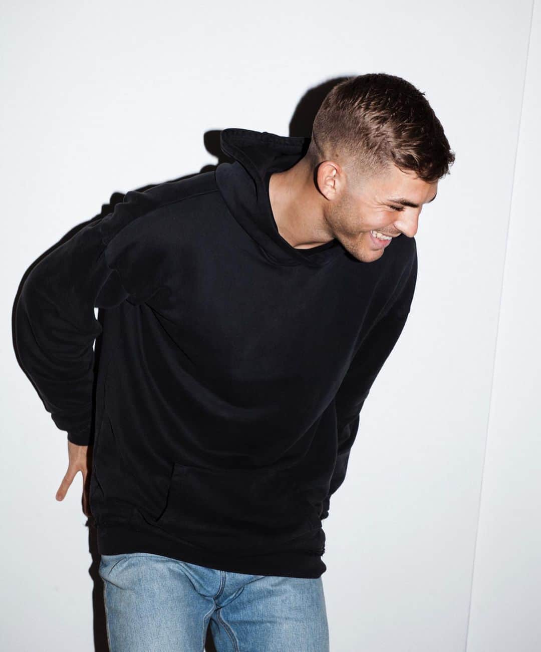 のインスタグラム：「New member of @lemanagementsociety 🦇」