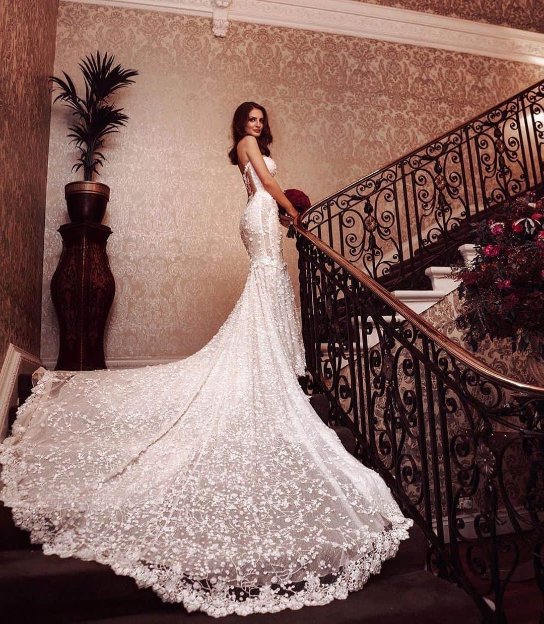 Galia Lahavさんのインスタグラム写真 - (Galia LahavInstagram)「Wow them | The gorgeous #GLBride @laurenelizabethv in the #Camilla ruling like a Queen #GLCouture 📷 @annafowlerphotog」11月29日 1時20分 - galialahav