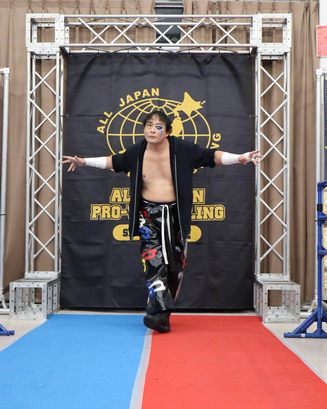 TAJIRIのインスタグラム：「I'm happy♥ #tajiri #ajpw #prowrestling」