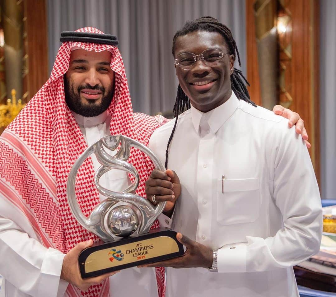 バフェティンビ・ゴミスさんのインスタグラム写真 - (バフェティンビ・ゴミスInstagram)「It was an honor to be invited to crown prince Mohammed Ben Salmane, after the victory of the Asian Champions League. Your lion will always be ready to fight and protect his own. 🇸🇦🇸🇦🇸🇦」11月29日 1時42分 - bafetimbigomis