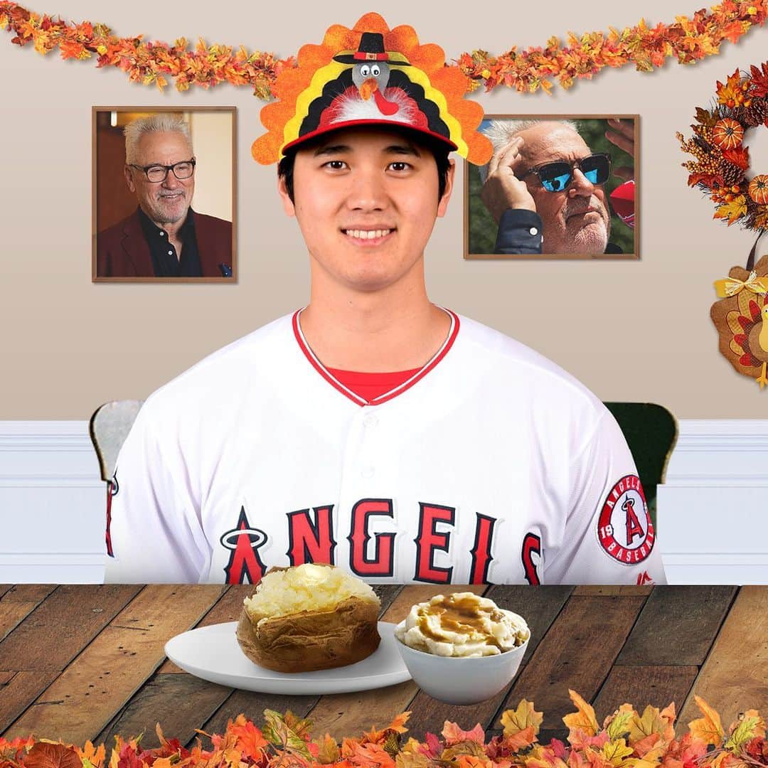 ロサンゼルス・エンゼルス・オブ・アナハイムさんのインスタグラム写真 - (ロサンゼルス・エンゼルス・オブ・アナハイムInstagram)「‪We hope you 𝘓𝘢 𝘚𝘵𝘶𝘧𝘧  your face with your favorite foods this #Thanksgiving! ‬」11月29日 1時52分 - angels