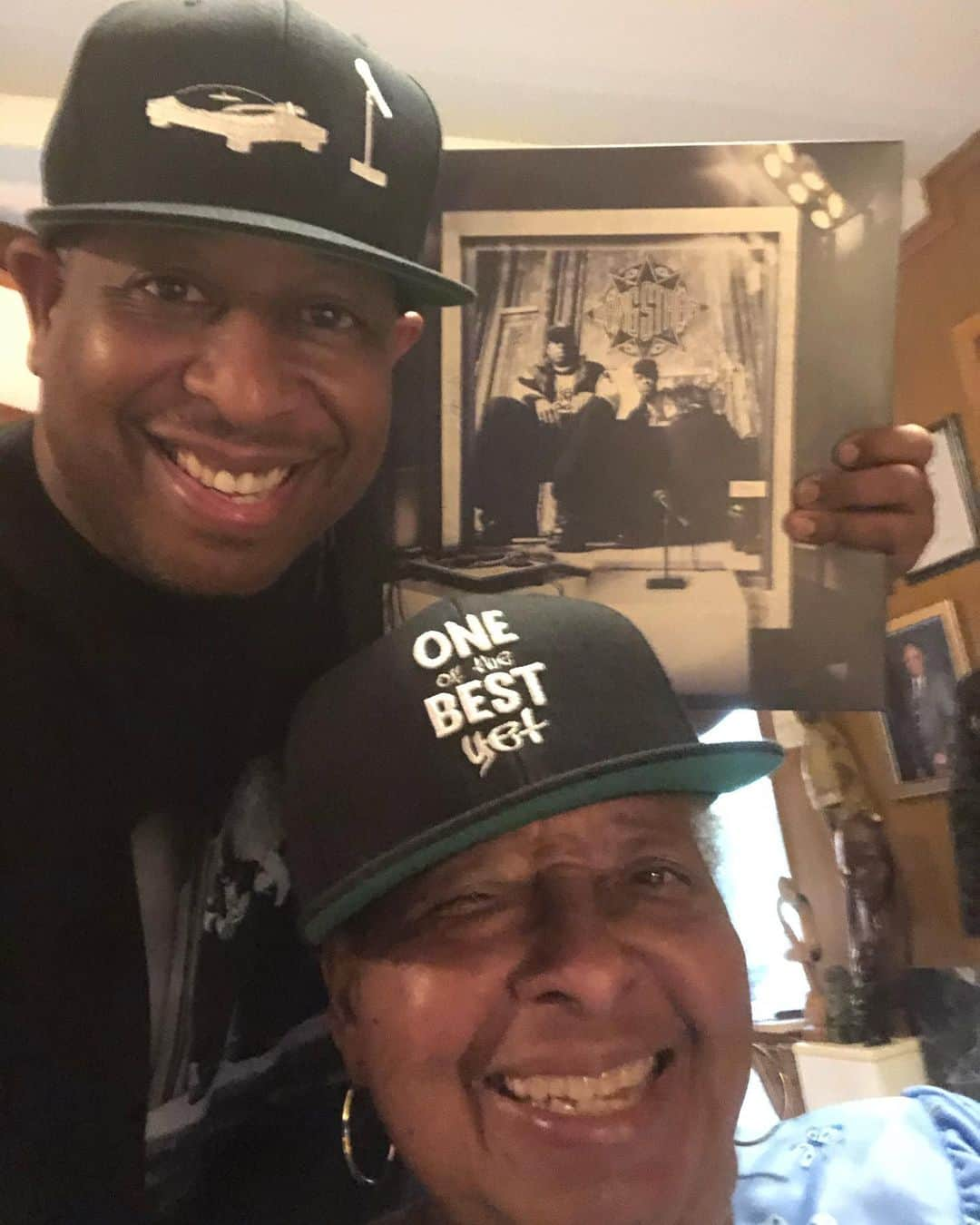 DJプレミアさんのインスタグラム写真 - (DJプレミアInstagram)「Momma Is With The @gangstarr Legacy!!! ENJOY YA DAY!!! ONE OF THE BEST YET!!! SALUTE THE ELAM & CLARK FAMILY!!! #OOTBY  #RIPGURU Gangstarr.global」11月29日 2時00分 - djpremier