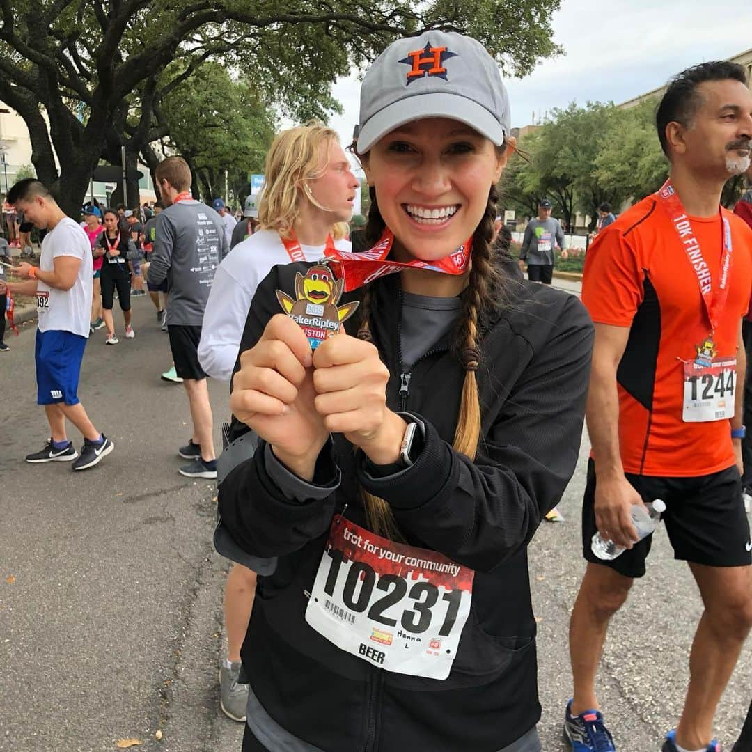 Ha-Ashさんのインスタグラム写真 - (Ha-AshInstagram)「Feliz día de Gracias!! #turkeytrot2019 #10k 🏃🏻‍♀️🦃🙏🏼🥰」11月29日 2時00分 - haashoficial