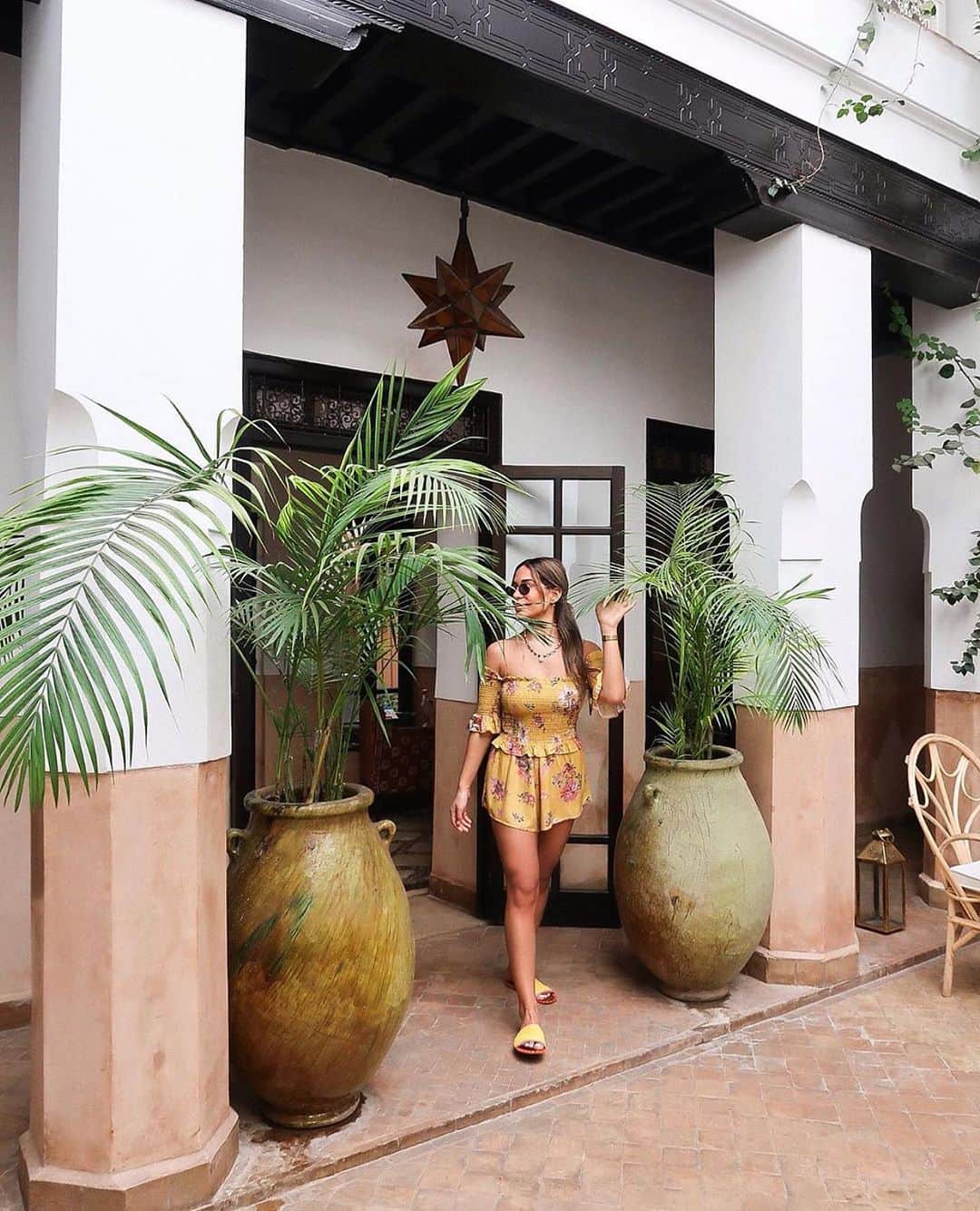 ブルーライフのインスタグラム：「mellow in yellow in marrakech 💛」