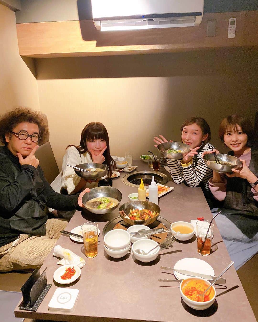 秋山具義さんのインスタグラム写真 - (秋山具義Instagram)「西麻布『ユッチャン。』の名物、葛冷麺や葛ビビン麺やLAカルビ、最高でした！！！﻿ 焼肉は、タン多めでオーダーしましたが、素晴らしい肉質でどれも美味しかった！！！﻿ ﻿ #ユッチャン #西麻布焼肉 #具義焼肉2019」11月29日 2時17分 - gugitter