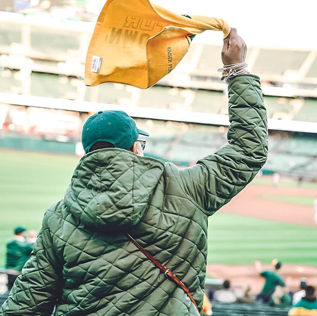 オークランド・アスレチックスさんのインスタグラム写真 - (オークランド・アスレチックスInstagram)「From all of us at the A’s, we wish you a Happy Thanksgiving! #RootedInOakland」11月29日 2時26分 - athletics