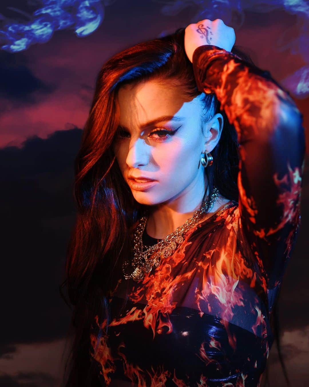 シェール・ロイドのインスタグラム：「Another shot from @euphoriazine 🔥」