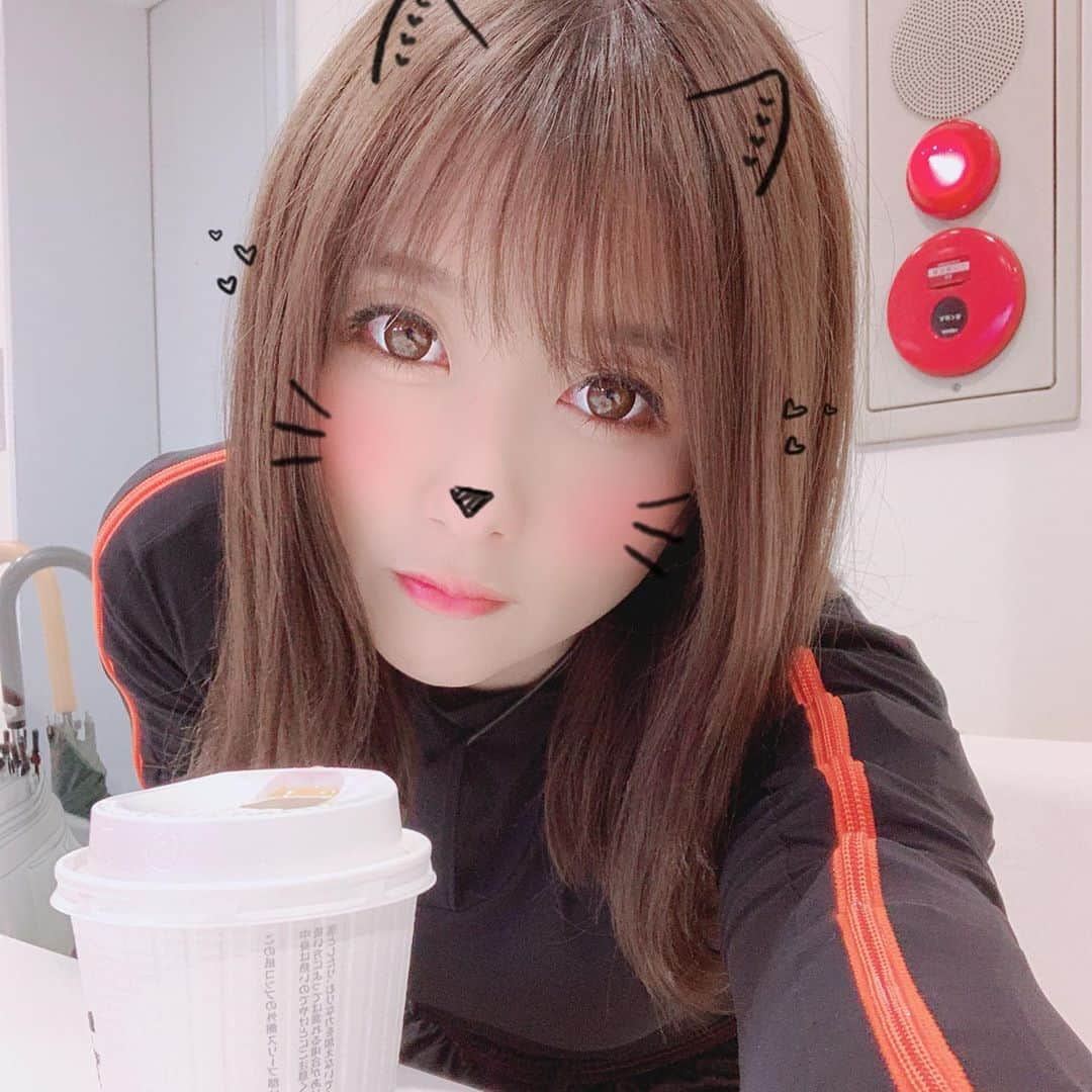 大槻ひびきさんのインスタグラム写真 - (大槻ひびきInstagram)「2日間のゲーム撮影が終わりました🥰 モーションキャプチャーの撮影は大変だったけど それ以上にずっと楽しかったです✨ 制作スタッフの皆さま ありがとうございました💓 次回のアフレコもがんばります🥰 いつかまた このモーションキャプチャーのスーツ着れますように🌸 #japan #モーションキャプチャー #ゲーム #game #motioncapture」11月29日 2時24分 - yanhibi0221