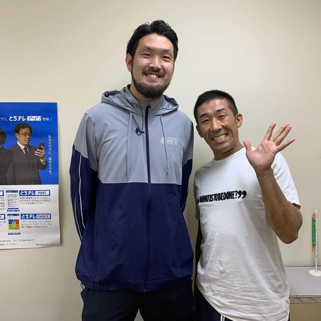 田村裕さんのインスタグラム写真 - (田村裕Instagram)「橋本君と共演。  とちテレ  イブ6+  楽しかった！  大学時代からコンバートしてどんどん進化する男。  #とちテレ #イブ6+ #宇都宮ブレックス #橋本晃佑」11月29日 2時50分 - hiroshi9393