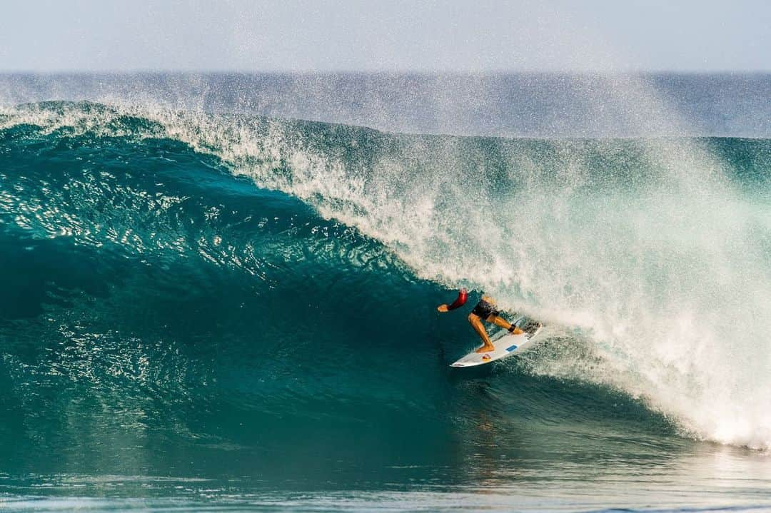 五十嵐カノアさんのインスタグラム写真 - (五十嵐カノアInstagram)「Waves have been nonstop here, thankful to be here on this special island 🌴 @jackbarripp」11月29日 3時02分 - kanoaigarashi