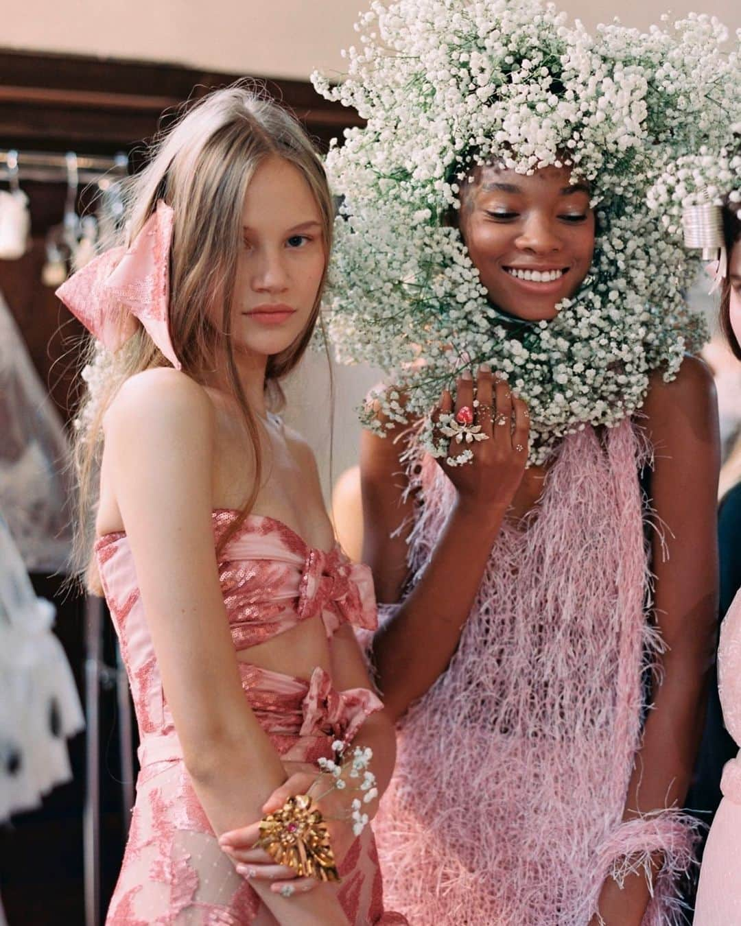 ロダルテさんのインスタグラム写真 - (ロダルテInstagram)「#TBT: Rodarte SS18 Paris Backstage with Derrionna and Ana (ph: @autumndewilde). #rodarte」11月29日 2時55分 - rodarte