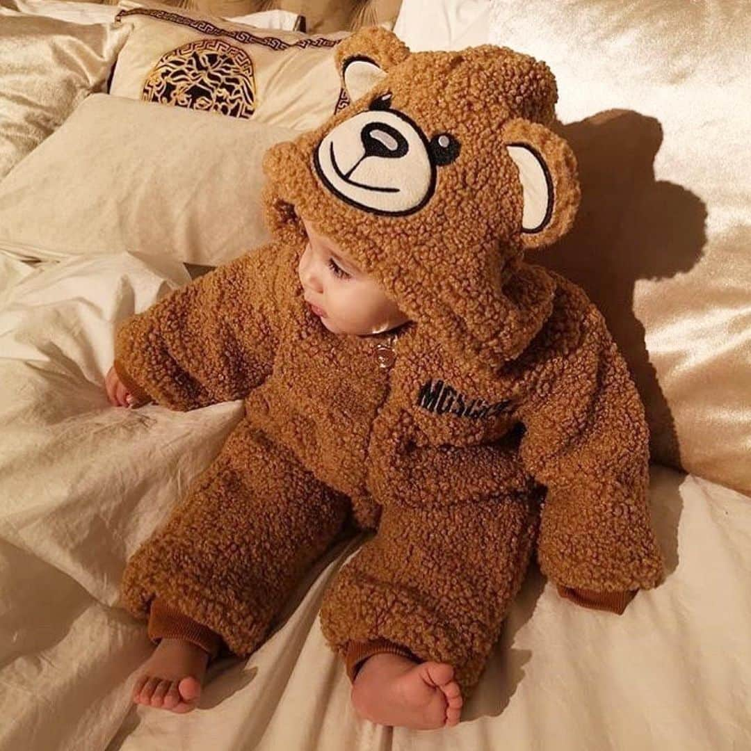 Moschinoさんのインスタグラム写真 - (MoschinoInstagram)「💕🐻 #Repost @wiss_k7 ・・・ Teddy Bear 🧸  Moschino Baby 🍼 👶🏽 #moschino @itsjeremyscott  #wissk7 #luxury #luxurious #lifestyle #lifestyleblogger #baby #luxurylifestyle #cute #cutie #cutebaby #teddybear #moschino #sweet #sweetness」11月29日 3時13分 - moschino