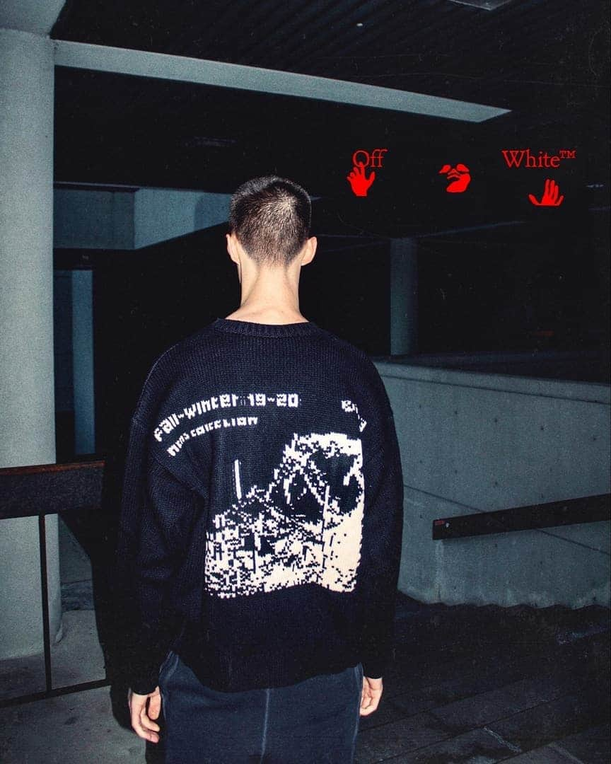 OFF-WHITE C/O VIRGIL ABLOHさんのインスタグラム写真 - (OFF-WHITE C/O VIRGIL ABLOHInstagram)「fw19 men's Off-White™ collection titled "Public Television" now available worldwide. model c/o @bartl3tt styling & photography c/o @alexeytattersall」11月29日 3時20分 - off____white