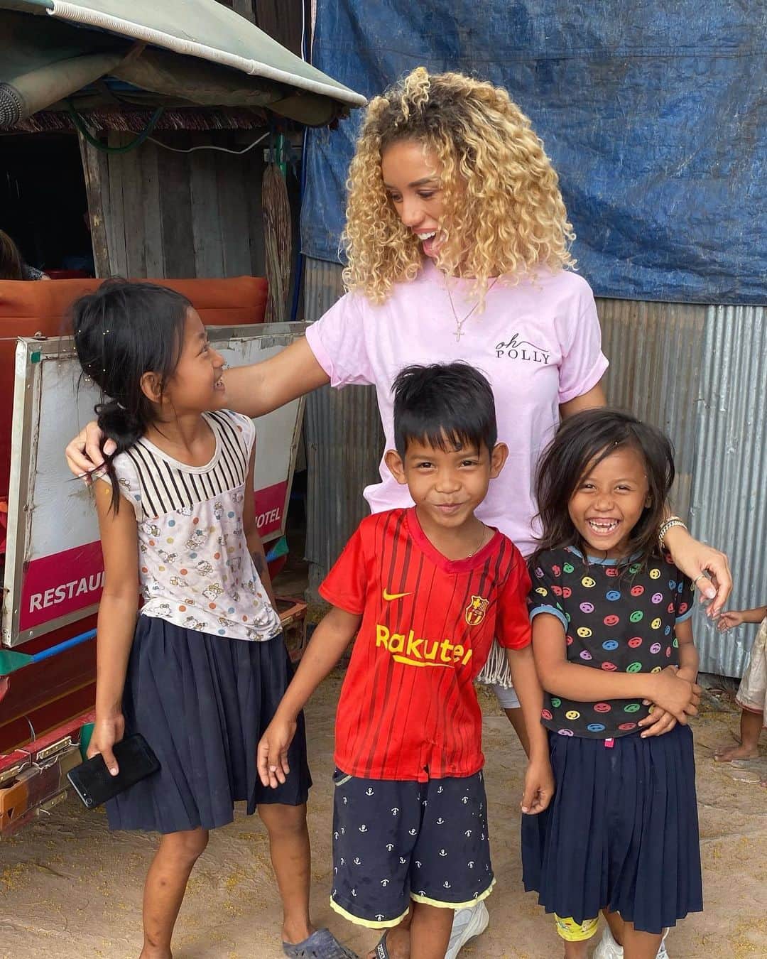 Jena Frumesさんのインスタグラム写真 - (Jena FrumesInstagram)「Every year I spend my Thanksgiving feeding families & providing supplies for those in need but this year was extra special because I came to Cambodia 🇰🇭 w/ The Brannerson foundation & we were able to supply multiple families with a months supply of food & some necessities. Feeling so humbled, grateful, thankful & eager to do more for the world🌎🙏🏽💚 Happy Thanksgiving 🍁 #heartofthebrand #ohpolly」11月29日 12時49分 - jenafrumes