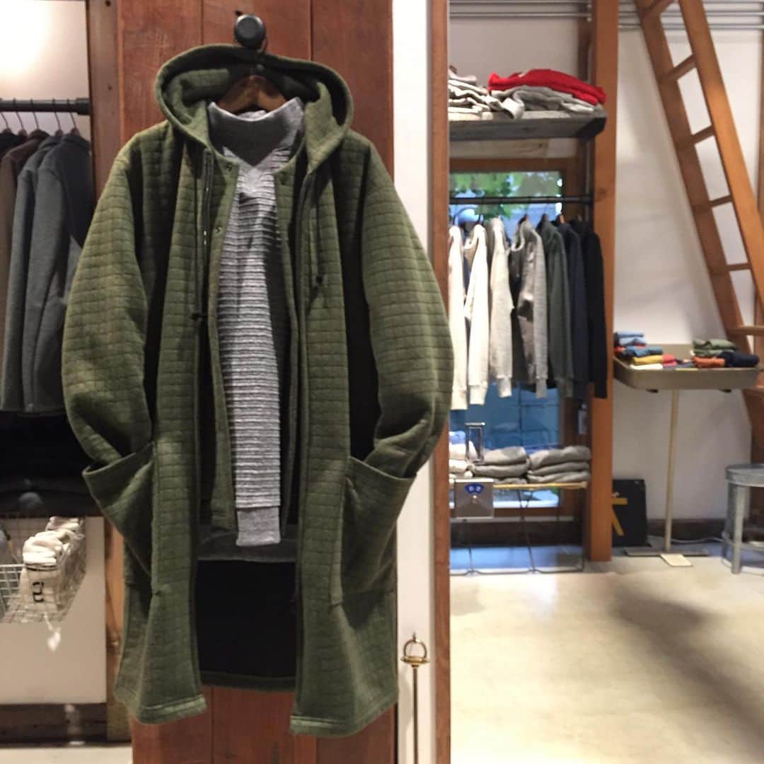 Jackmanさんのインスタグラム写真 - (JackmanInstagram)「「NEXT WEEK 」﻿ ﻿ We open this week as usual.﻿ We will open next Tuesday(12/4) and next Wednesday(12/5)  is irregular day off.﻿ ﻿ Looking forward to your visit.﻿ ﻿ "JERSEY LONG PARKA"﻿ JM8992﻿ Khaki / 22,000 + Tax﻿ ﻿ "QUILT SWEAT V-HIGH NECK"﻿ JM7983﻿ Charcoal / ￥16,000＋Tax﻿ ﻿ . . .﻿ Business hours: 11am-7pm﻿ Address: 2-20-5 Ebisu-minami, Shibuya-ku, Tokyo﻿ Phone: 03-5773-5916﻿ . . .﻿ #jackman_official #factorybrand #madeinjapan  #madeinfukui #oldhouse #ivyhouse #12/3は営業します #12/4は臨時休業」11月29日 12時52分 - jackman_official