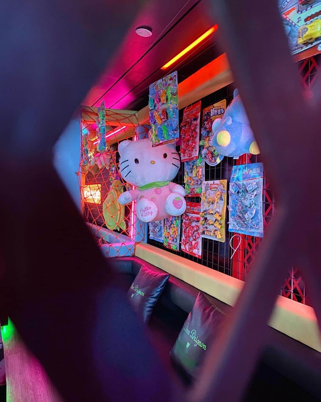 井上晃子さんのインスタグラム写真 - (井上晃子Instagram)「Bar Rouge💋🍸🦹🏼‍♀️🕺🏼 #barrouge#barrougeshanghai  #shanghai#thebund#bund#上海#外灘 #akikiinshanghai」11月29日 13時00分 - akiki_2015