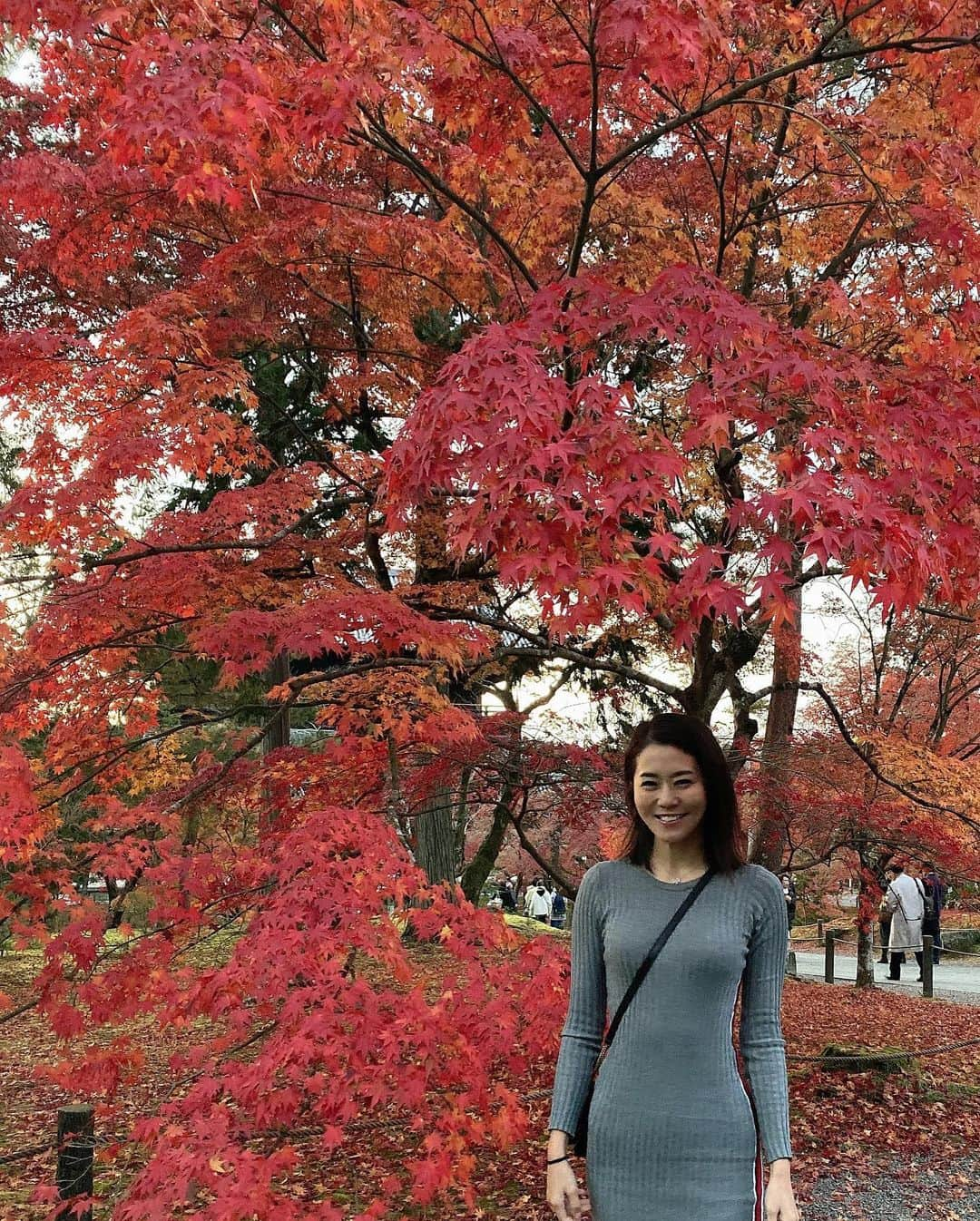 佐野真彩さんのインスタグラム写真 - (佐野真彩Instagram)「紅葉狩り🍁 永観堂は混み過ぎてて中に入るのは断念しました😧 . . #南禅寺 #永観堂　#紅葉　#京都　#京都紅葉　#trip #紅葉ライトアップ」11月29日 13時19分 - sano.maya