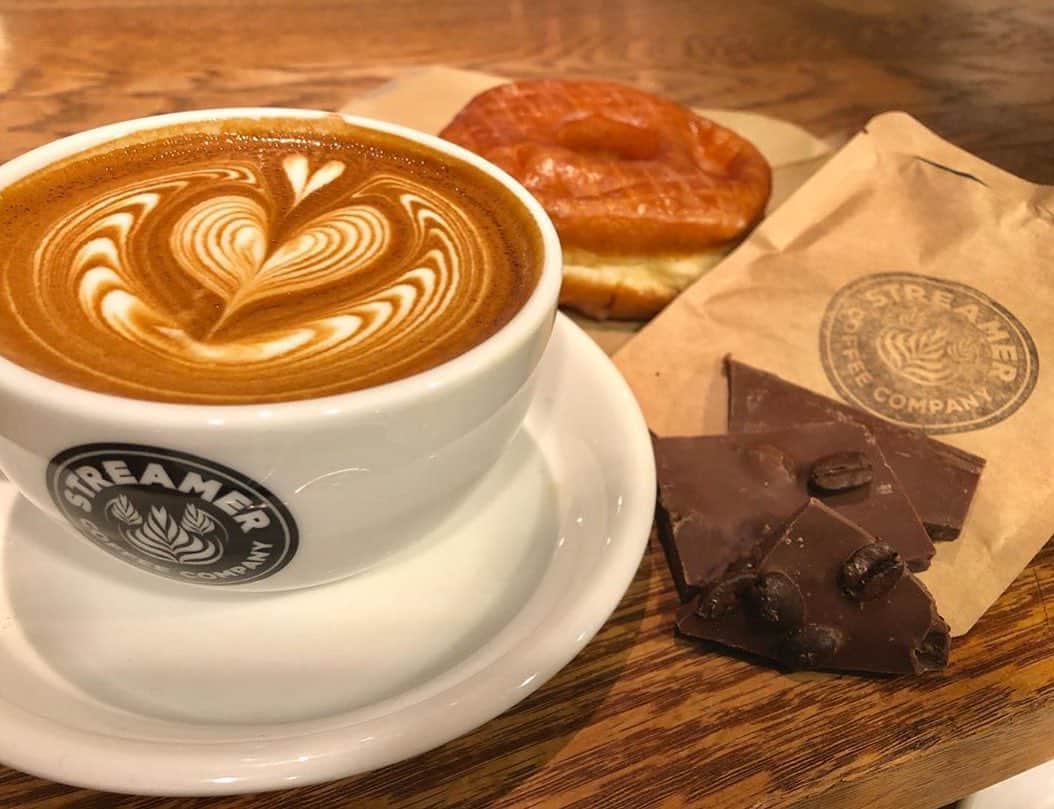 アーモンド・ブリーズのグルメインスタ