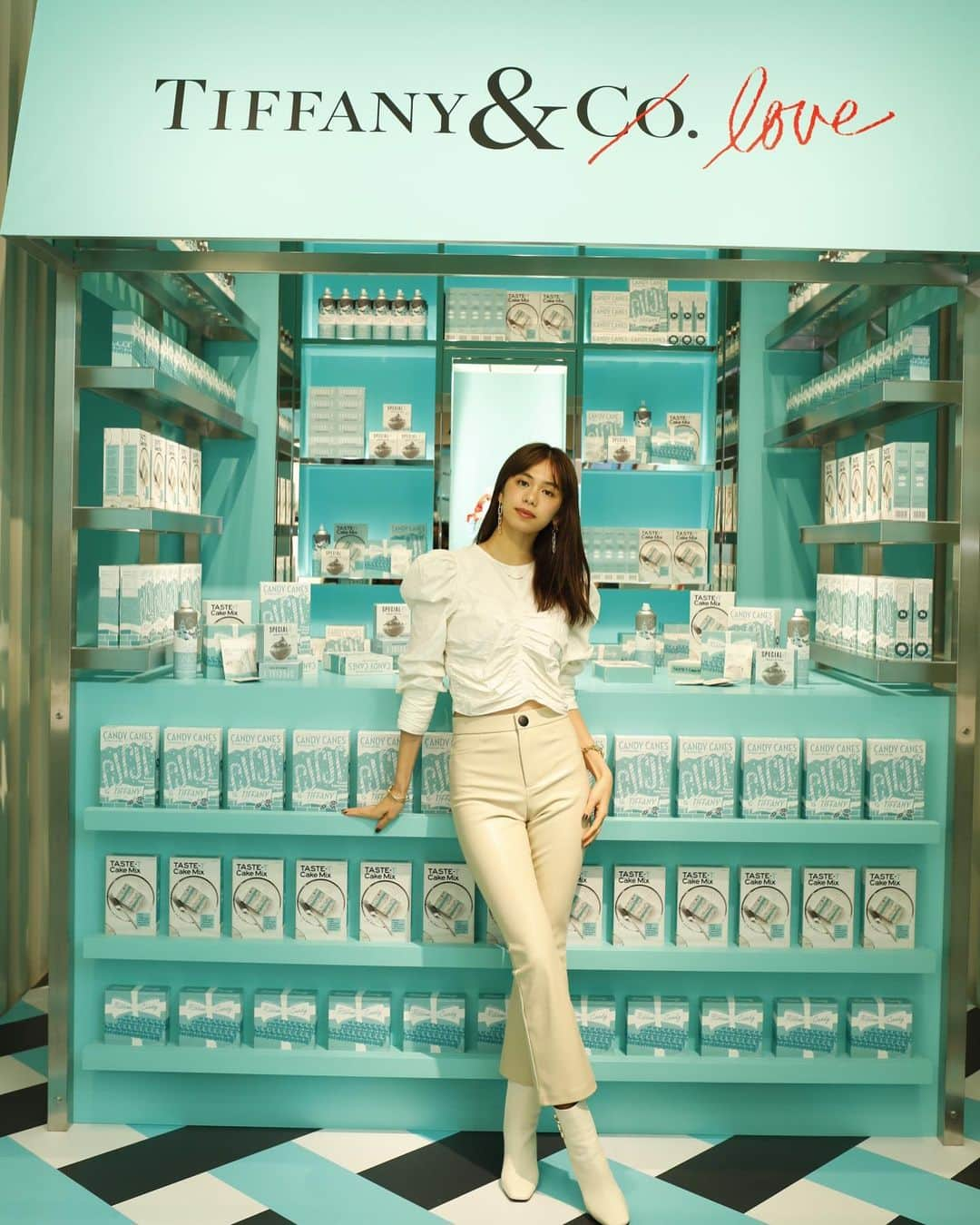 佐藤晴美さんのインスタグラム写真 - (佐藤晴美Instagram)「l❤️#TiffanyxCatStreet #VeryVeryTiffany @tiffanyandco」11月29日 13時21分 - sato_harumi__official