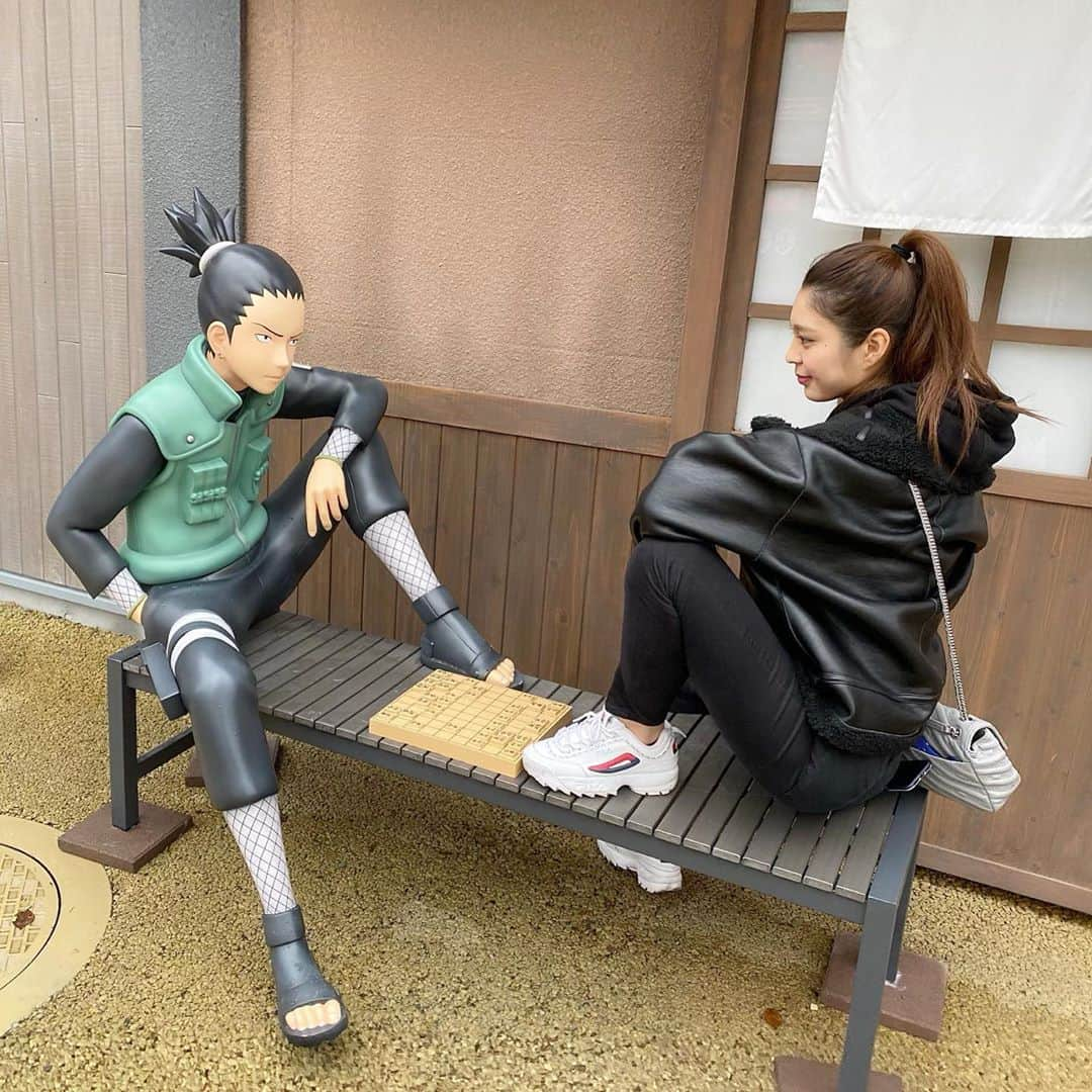 原満莉菜さんのインスタグラム写真 - (原満莉菜Instagram)「富士急行ったら、NARUTO×BORUTOワールドができてた！！ ． ナルト詳しくないんだけど、シカマルさんと髪型被ってたので写真撮ってみた📸  オールバックポニーテル👱‍♀️同士。 ． ． #富士急ハイランド  #富士急 #NARUTO #ナルト #シカマル」11月29日 13時35分 - marina_serizawa