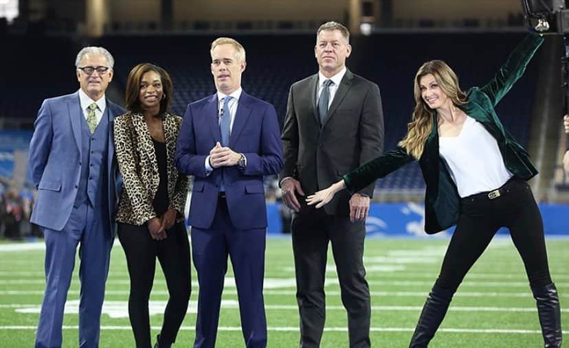 エリン・アンドリューズのインスタグラム：「Very THANKFUL!!! @johnkimpictures @nflonfox @boejuck @troyaikman @mikepereira77 @kristinapinktv」