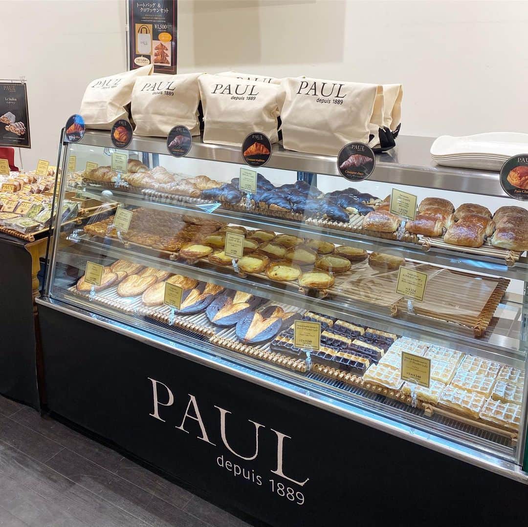 天王寺ミオさんのインスタグラム写真 - (天王寺ミオInstagram)「「PAUL」POP UP SHOP 開催！！ . 本館1F POPUPスペースにて、「PAUL」が11月29日から12月25日まで期間限定で出店いたします！ . 1889年に創業者シャルマーニュ・マイヨがフランス北部の都市リールに創設した老舗ブーランジェリーPAUL。19世紀から5代続くアルチザンベーカリーとしてのパンづくりの姿勢を頑なに守り、厳選した素材を使用したパンや焼き菓子を提供いたします。 一番人気の「クロワッサン」をどうぞご賞味くださいませ♪ . 【期間】 2019年11月29日(金)~12月25日(水) 11:00~21:00 . 【場所】 本館1F ポップアップスペース . . #天王寺ミオ #tennojimio #天王寺mio #텐노지미오 #関西 #간사이 #osaka #오사카 #大阪 #tennoji #텐노지 #天王寺 #あべの #abeno #关西 #商场 #paul #ポール #クロワッサン #bakery #ベーカリー #boulangerie #ブーランジェリー #パン活 #パンスタグラム #パン屋 #パン屋さん #パン好き #パン好きな人と繋がりたい #パン部」11月29日 13時49分 - tennojimio_official
